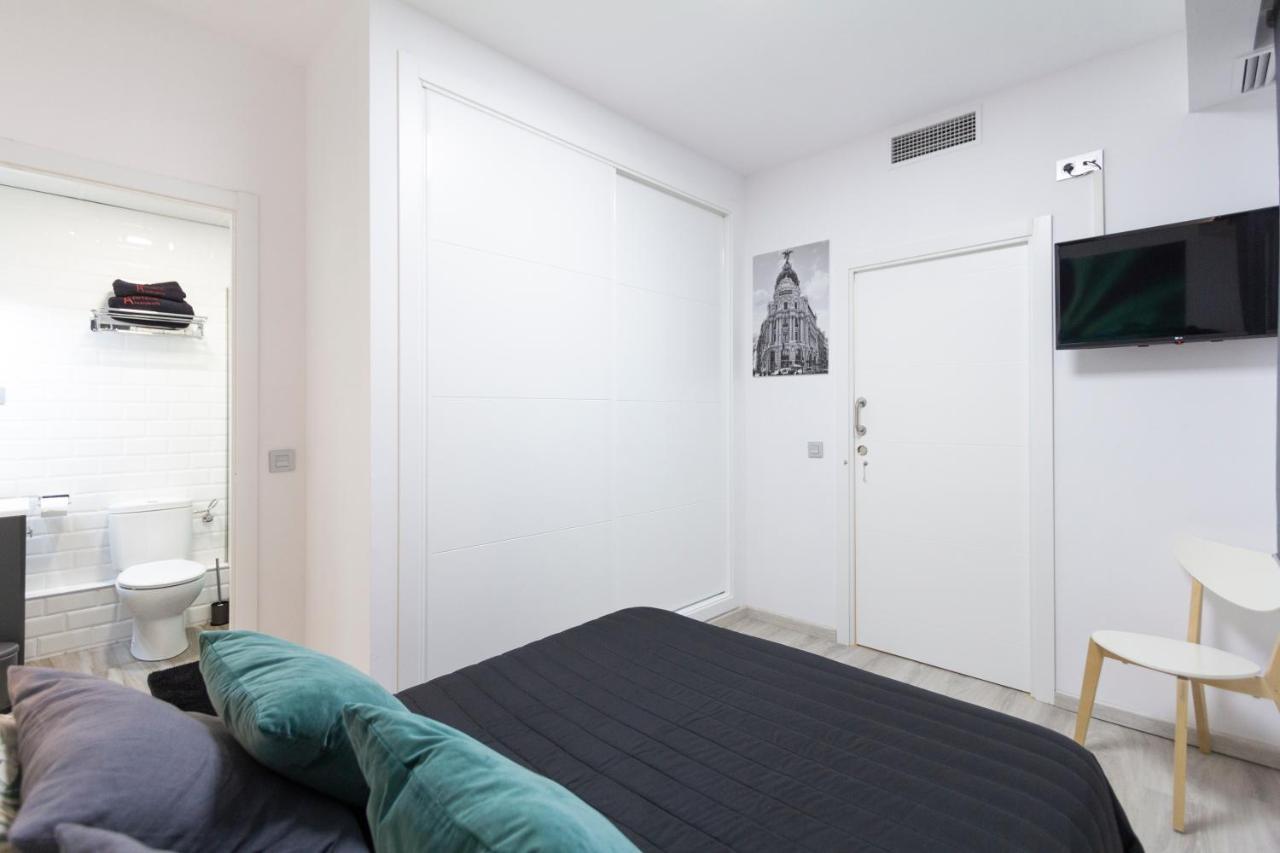 Prado Apartment Madrid Exterior photo